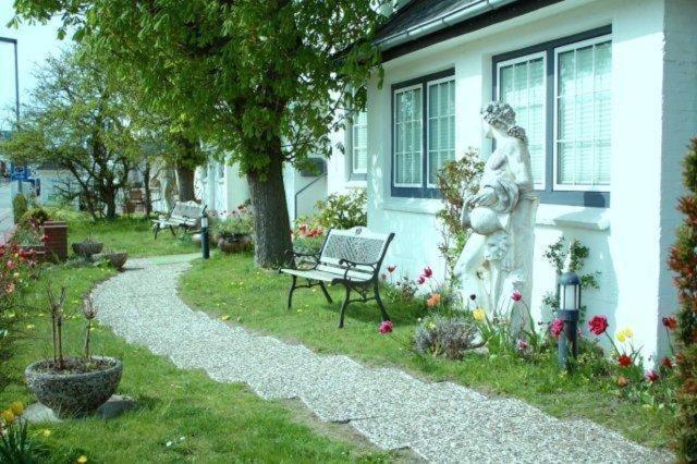Appartement-5-mit-Suedbalkon-in-strandnaher-Lage-Baederstil-Villa-in-Wenningstedt-Sylt Eksteriør billede